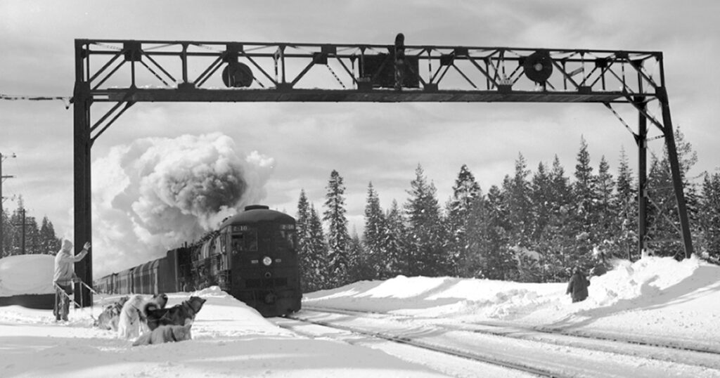 1940's train traveling through the Sierra